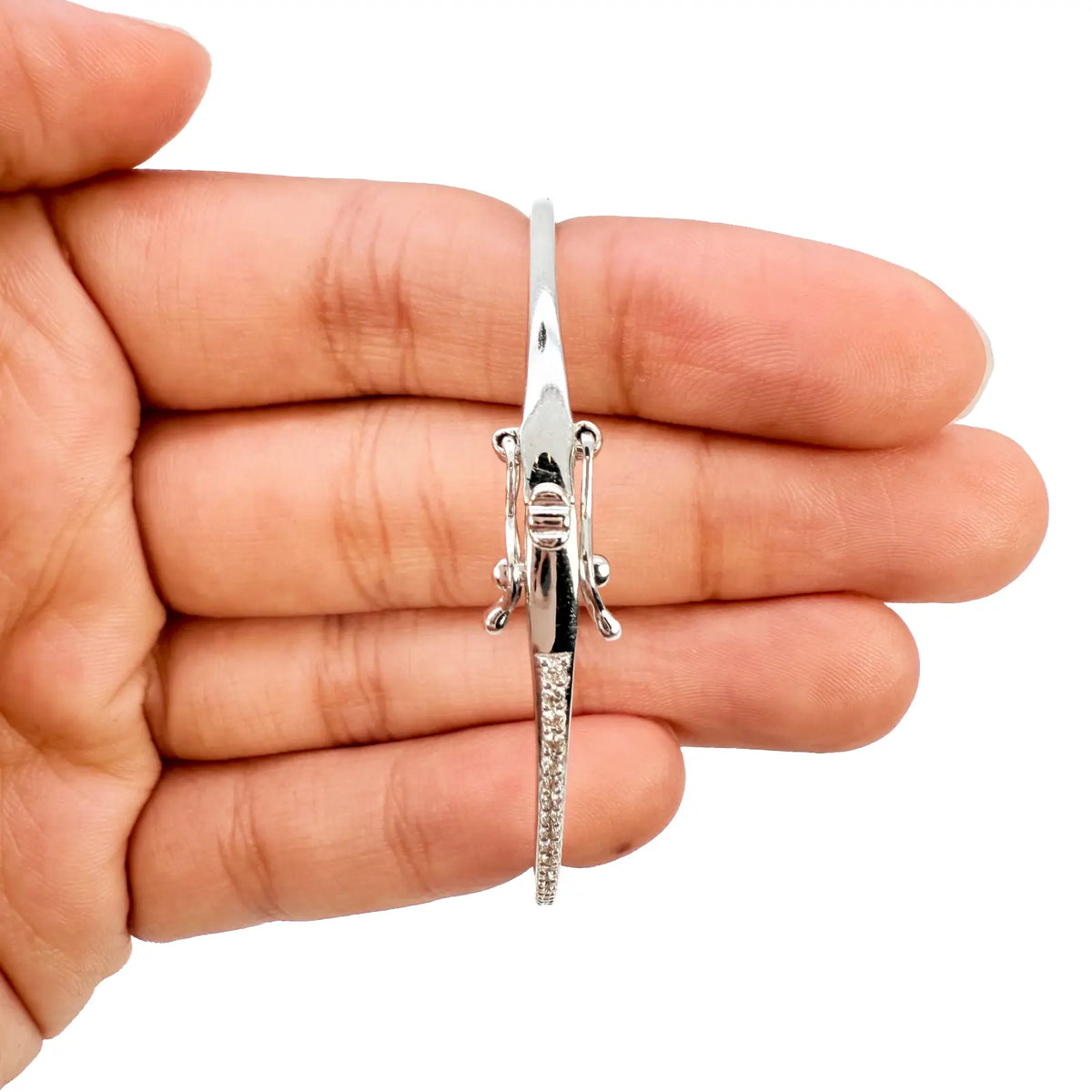18ct White Gold Natural Round Pave Diamond High-Polished Oval Bangle 0.50ct Diamond Bracelets