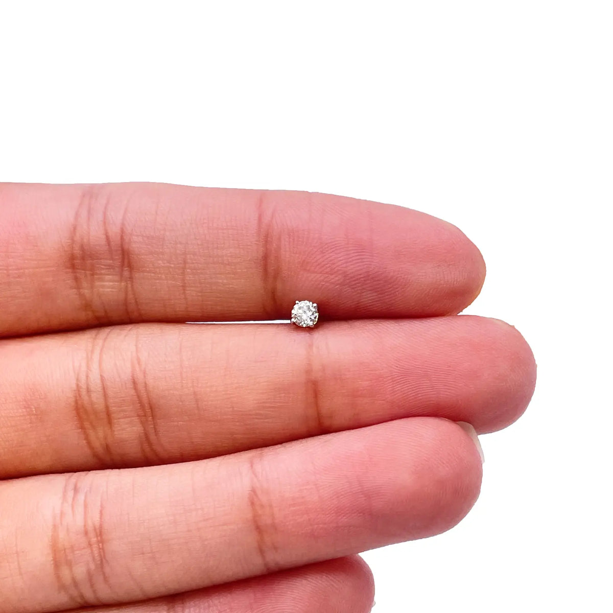 18ct White Or Yellow Gold Round Diamond Nose Stud Pin 0.10ct 4 claw 2.9mm Body Piercings