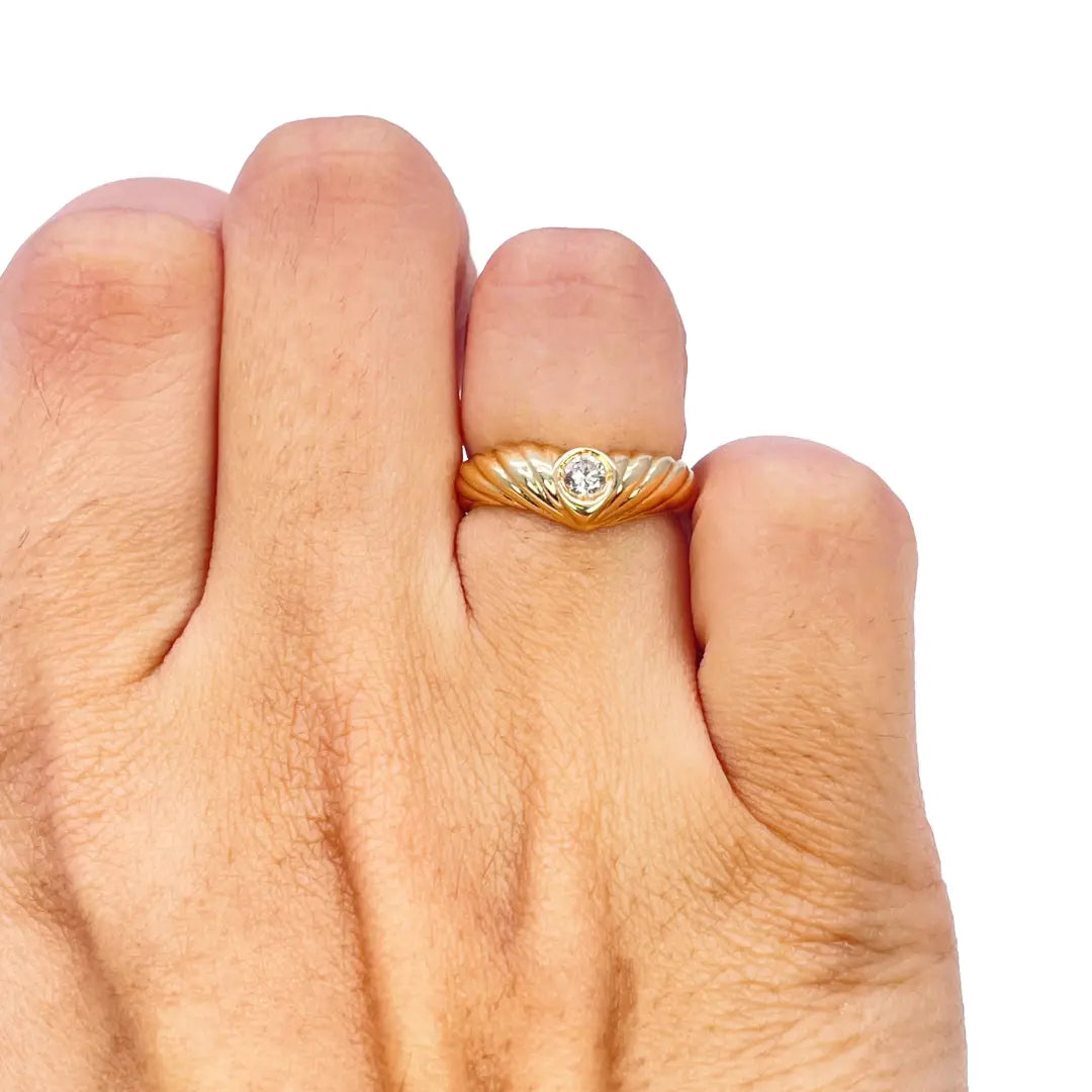 18ct Yellow Gold High Polished Solitaire Diamond Ring 0.10ct Diamond Ring