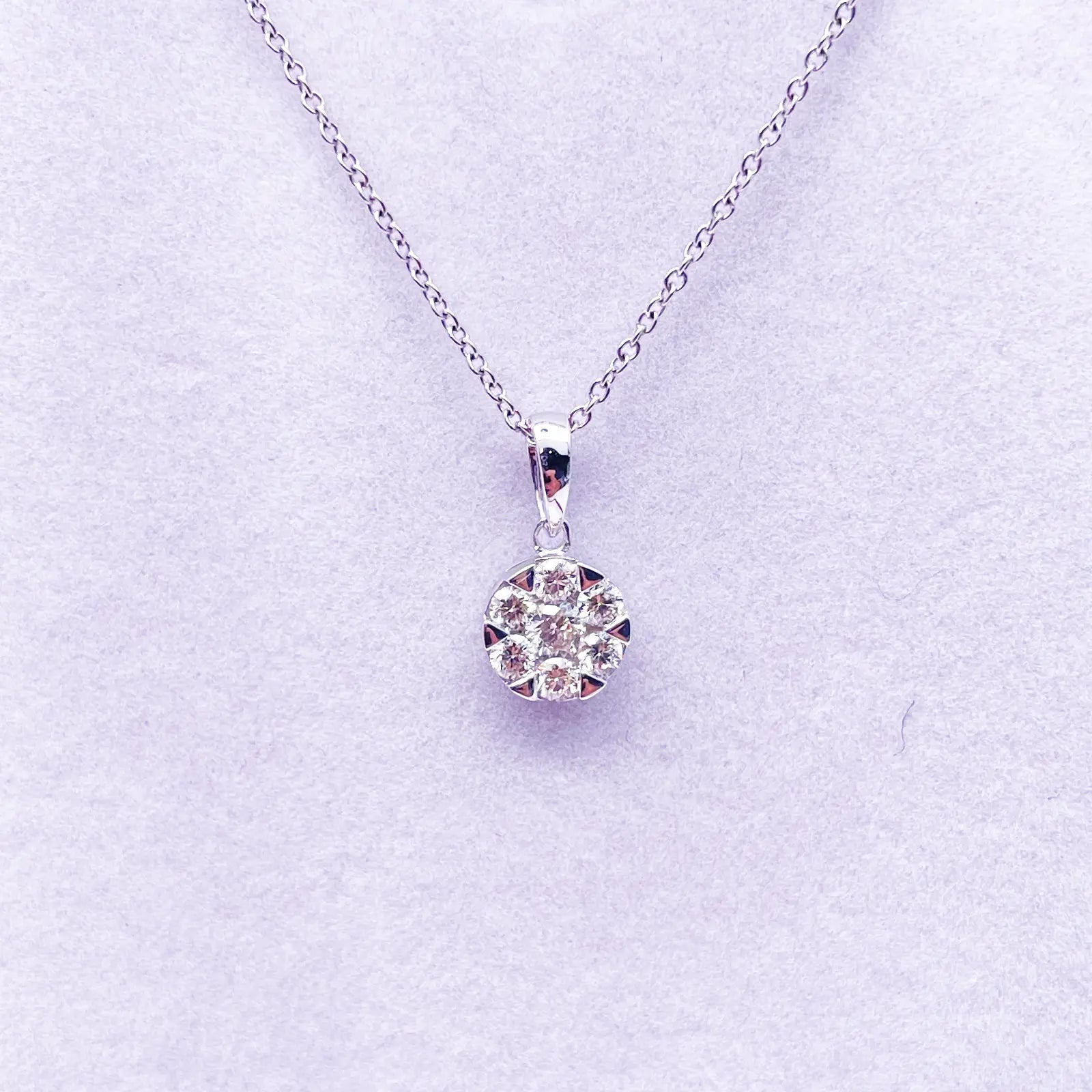 14ct White Gold Diamonds Round Pendant Necklace 0.32ct 