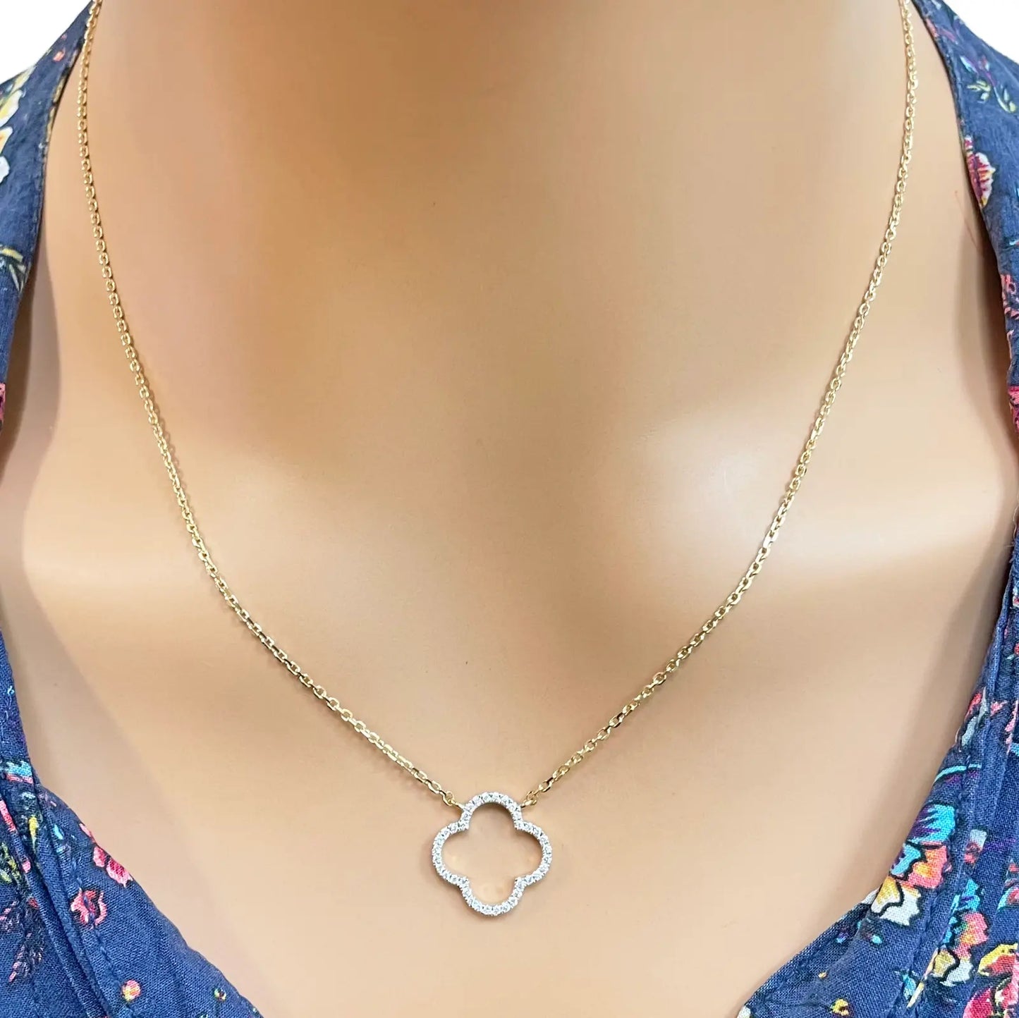 14ct Yellow Gold Elegant Open Flower Diamond Necklace 0.15ct 18 inches 