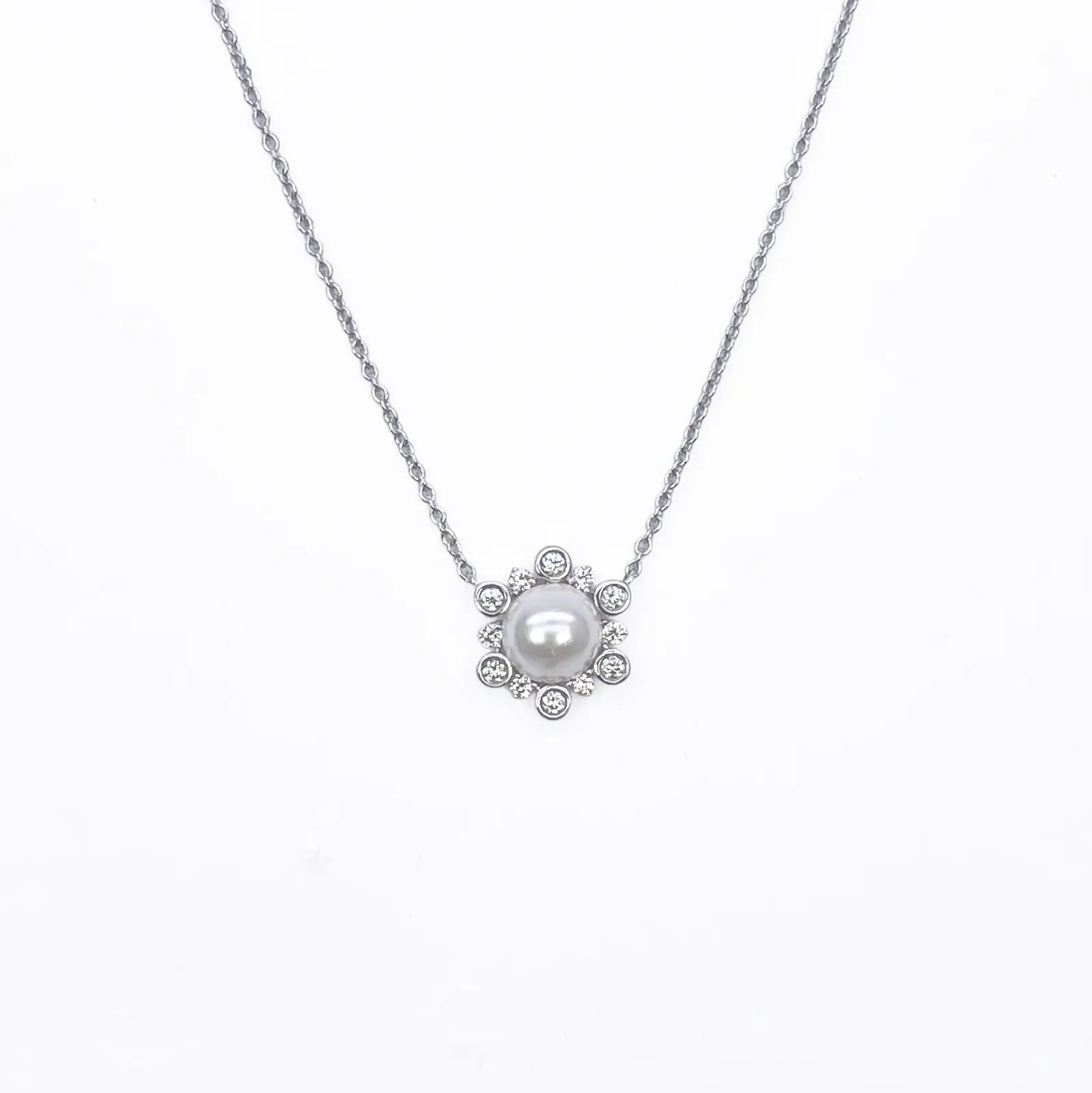 18ct White Gold Diamond & Freshwater Pearls Flower Necklace/Earrings Set 2.62ct 