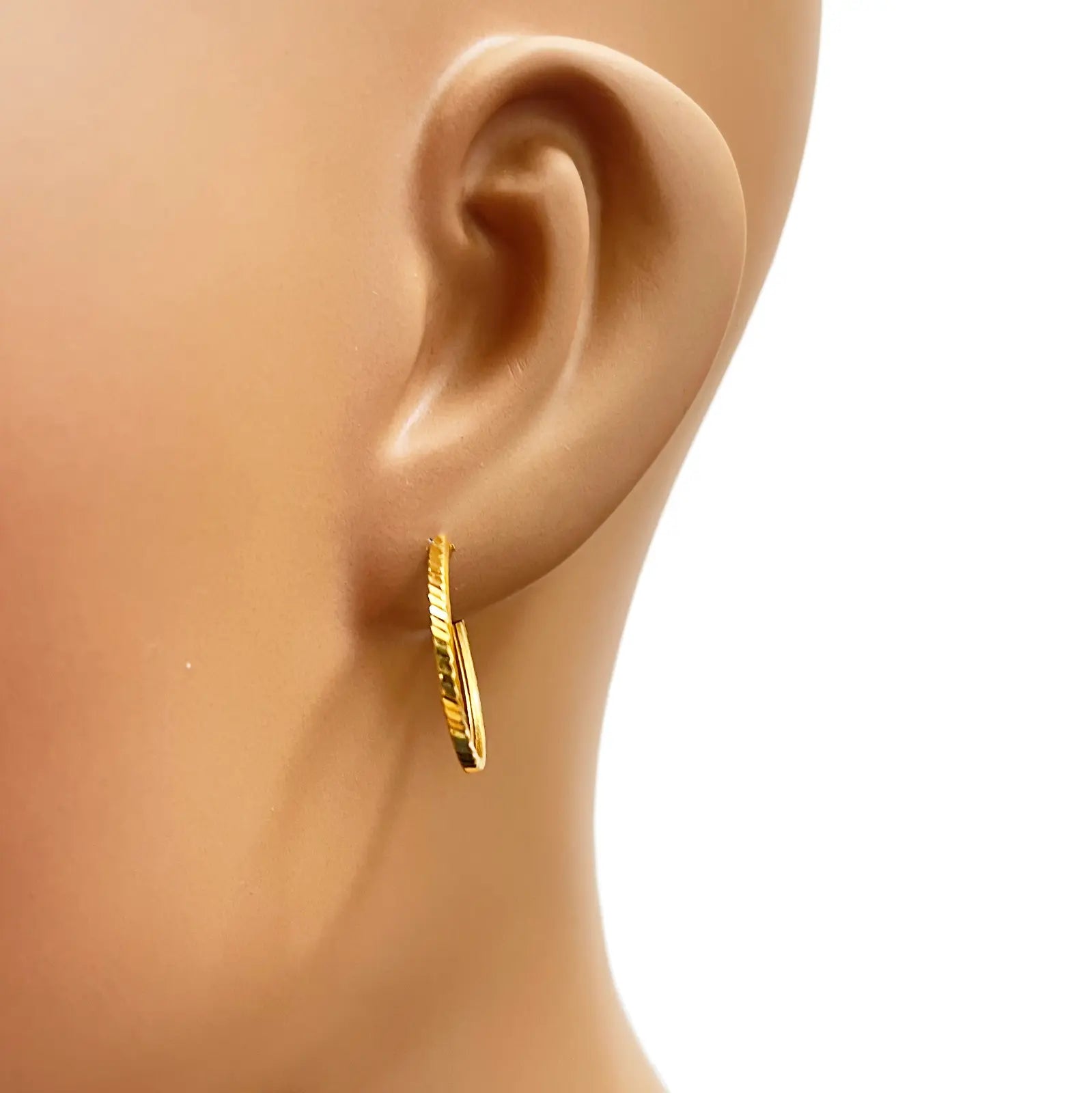 22ct Gold Diamond-Cut High-Polish Hoop Earrings ? 14mm Diameter  Gold Hoop Earring