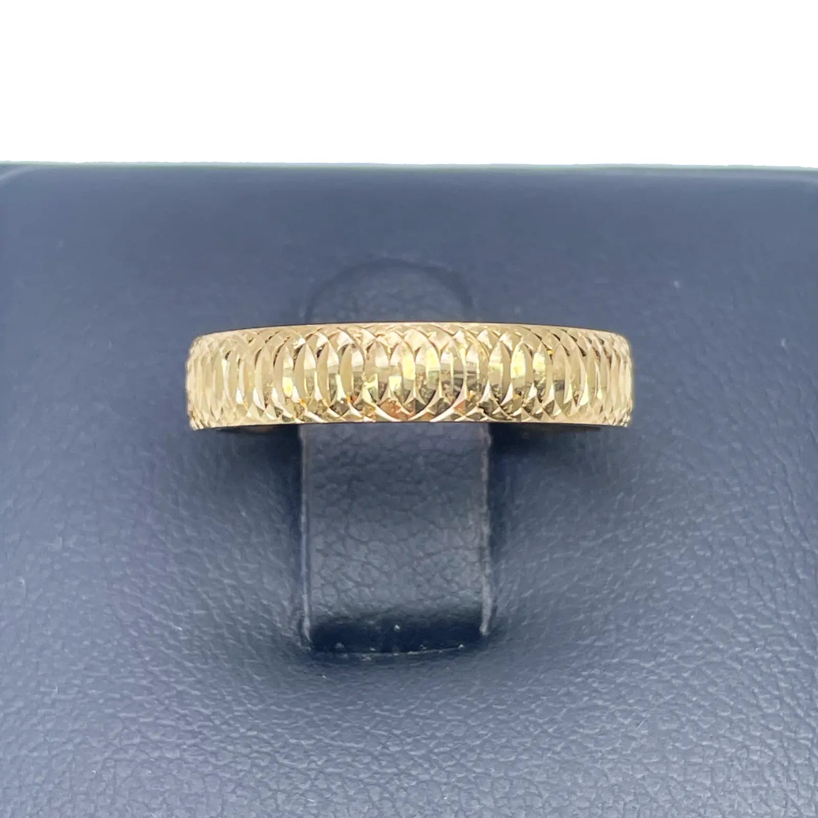 22ct Yellow Gold High Polished Diamond Cut Comfort Fit Women's Band 4mm 