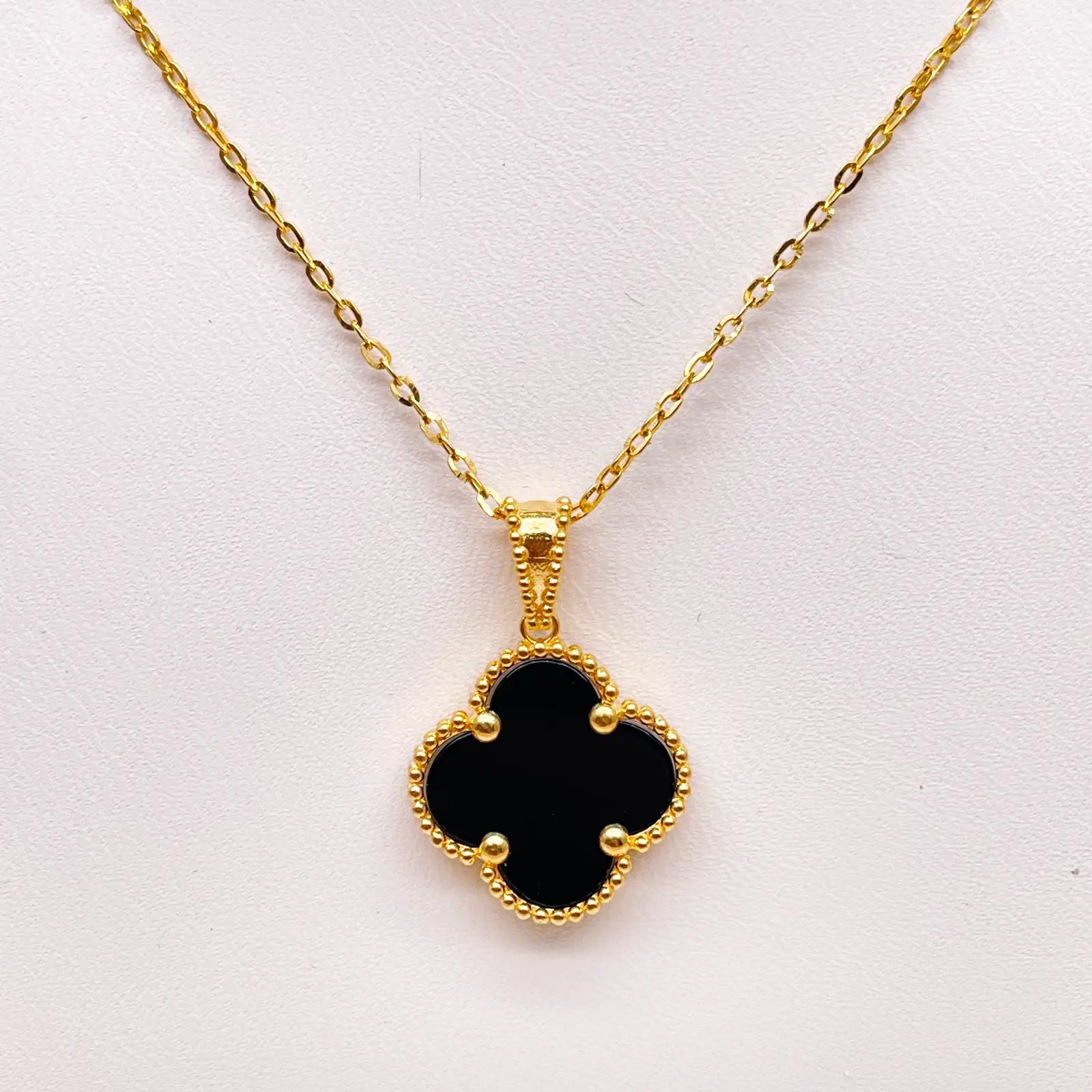 22ct Yellow Gold Leaf Pendant & Chain Necklace 16 Inches 