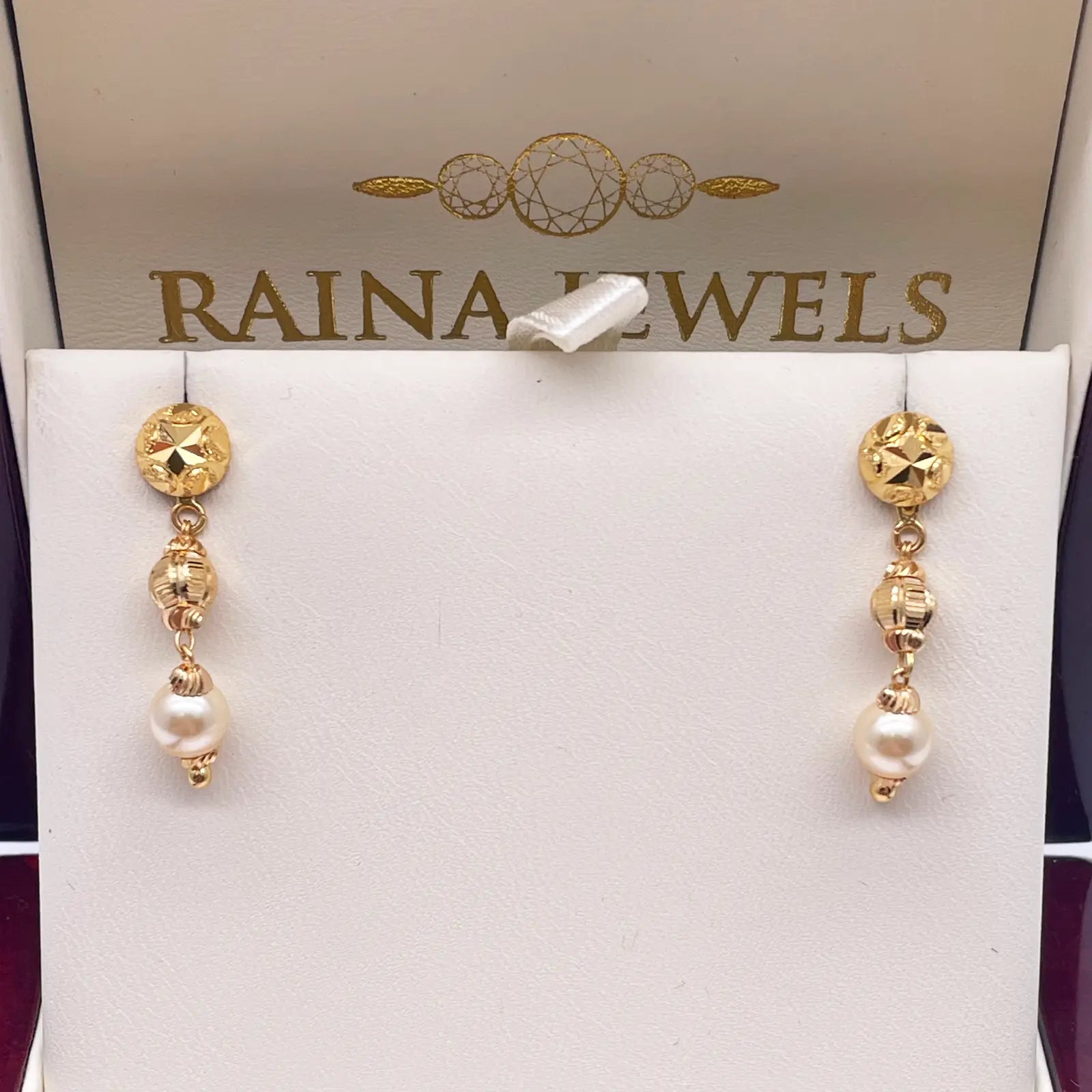 22ct Yellow Gold Pearls & Beaded Diamond Cut Ball Necklace/Earrings Set 