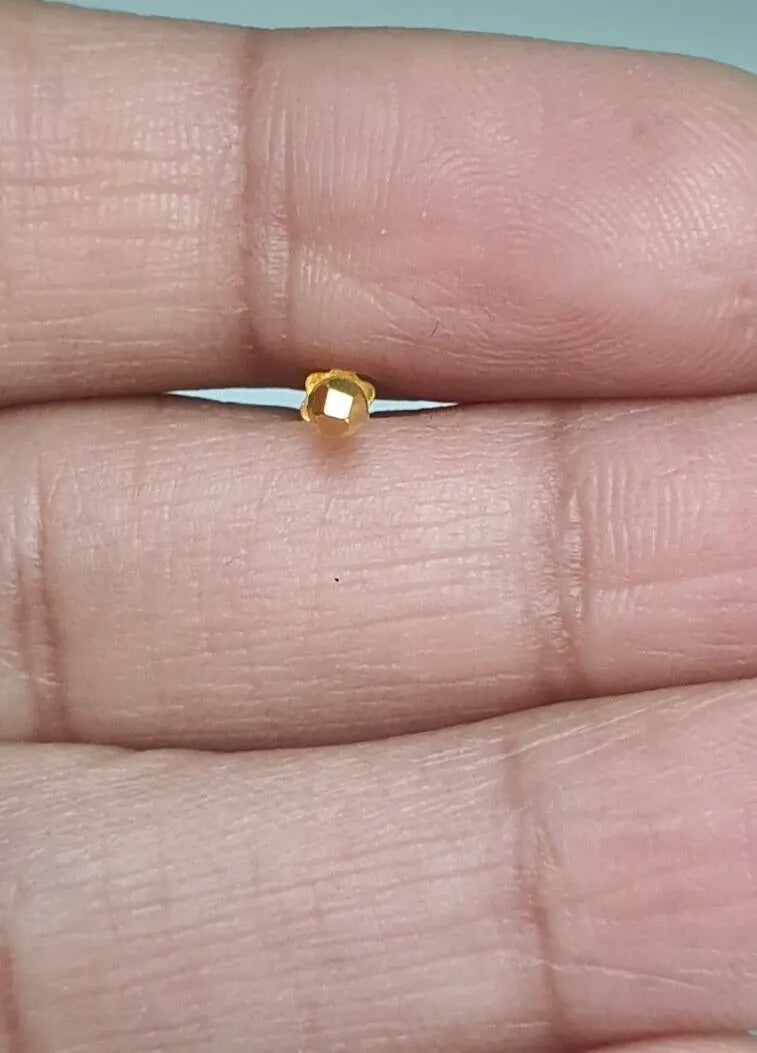 22ct Yellow Gold Plain Gold Diamond Cut Design Single Nose Stud 3mm 