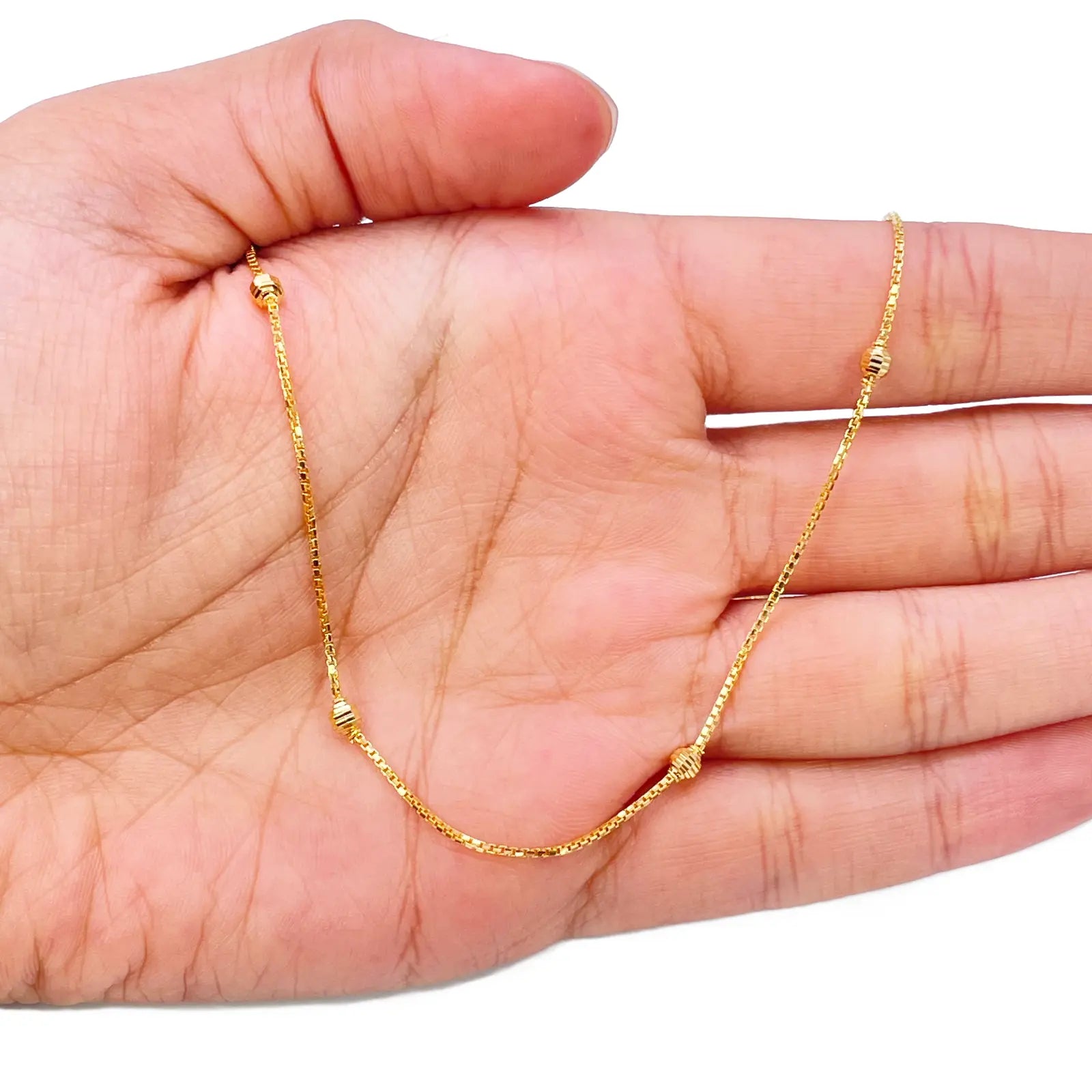 22ct Yellow Gold Shiny Diamond Cut Ball Eight Beaded Necklace Chain 18.5 Inches 