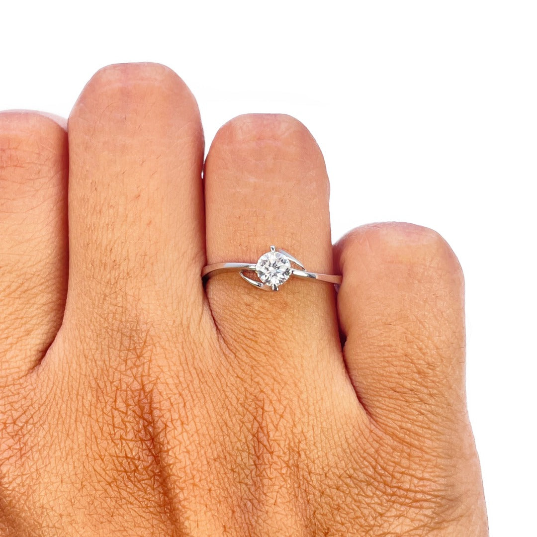 18ct White Gold Natural Diamond 0.33ct Bypass Crossover Solitaire Ring