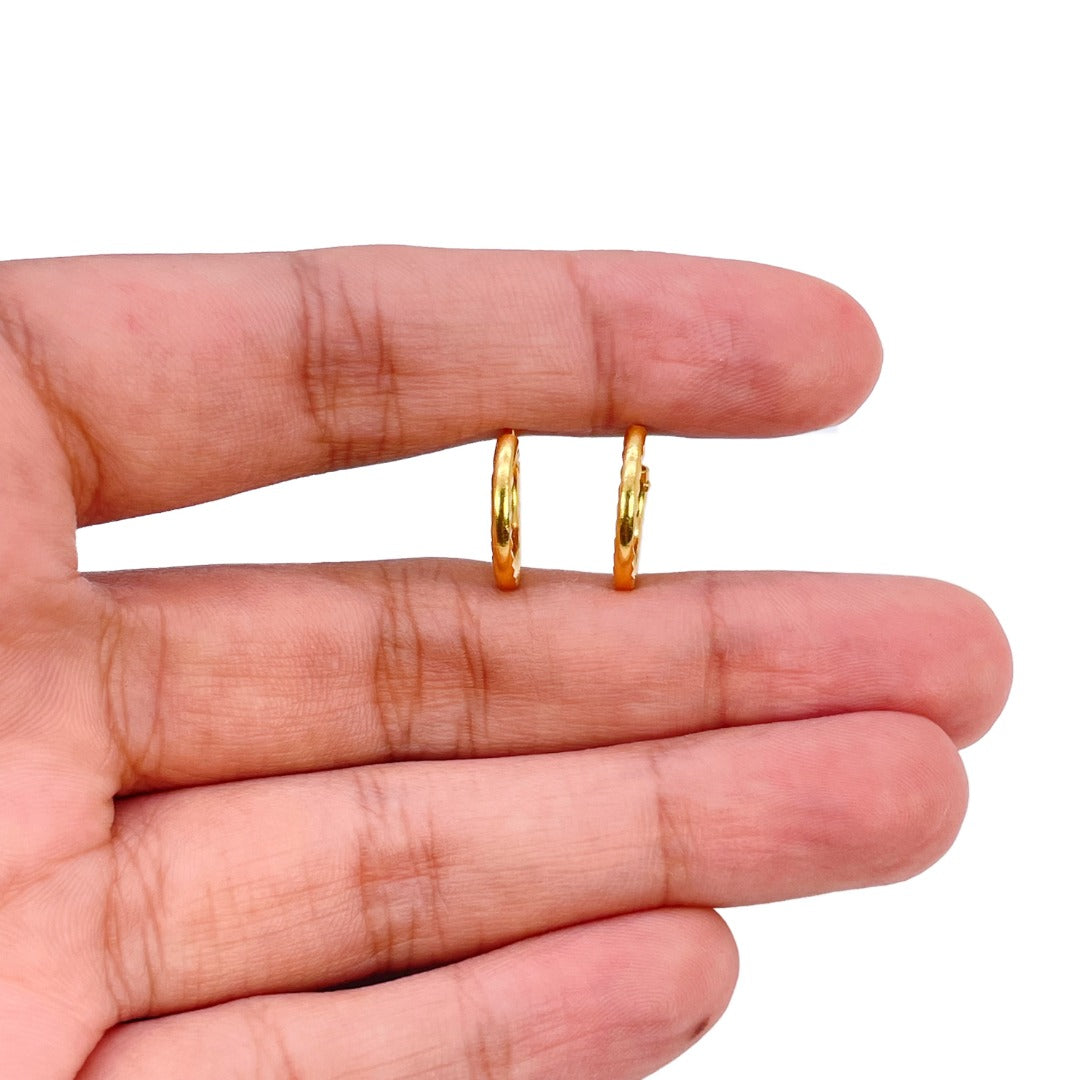 22ct Yellow Gold Diamond Cut Hoop Earrings 10mm Small Sleeper Huggie Hoops Pair
