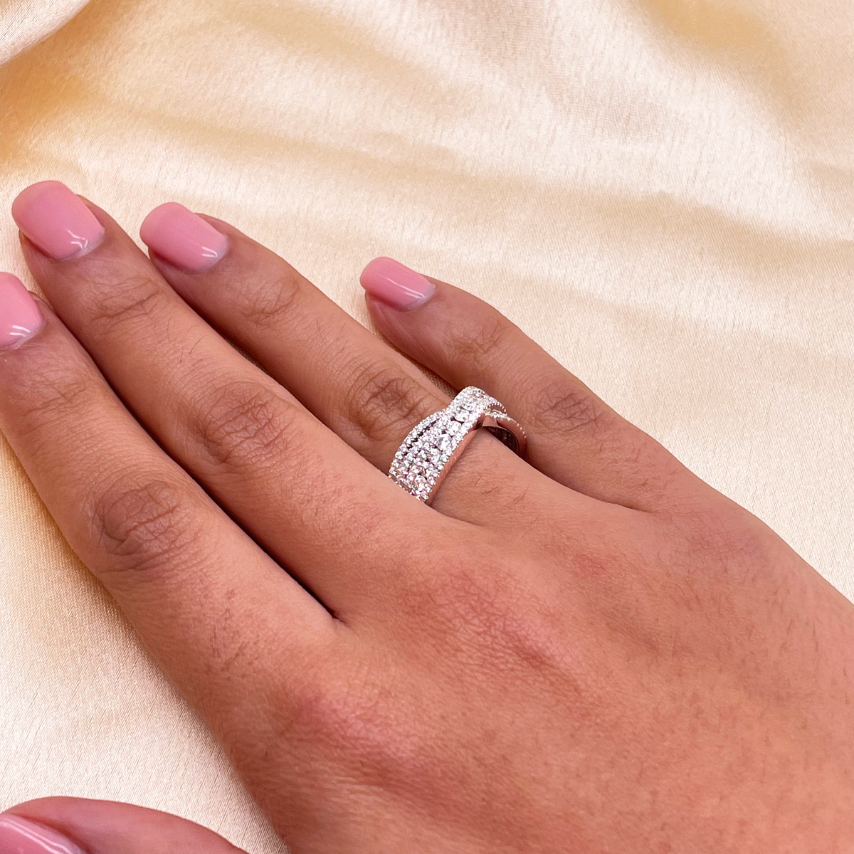 18ct White Gold Natural Diamond Crossover Pav� Ring 1.00ct