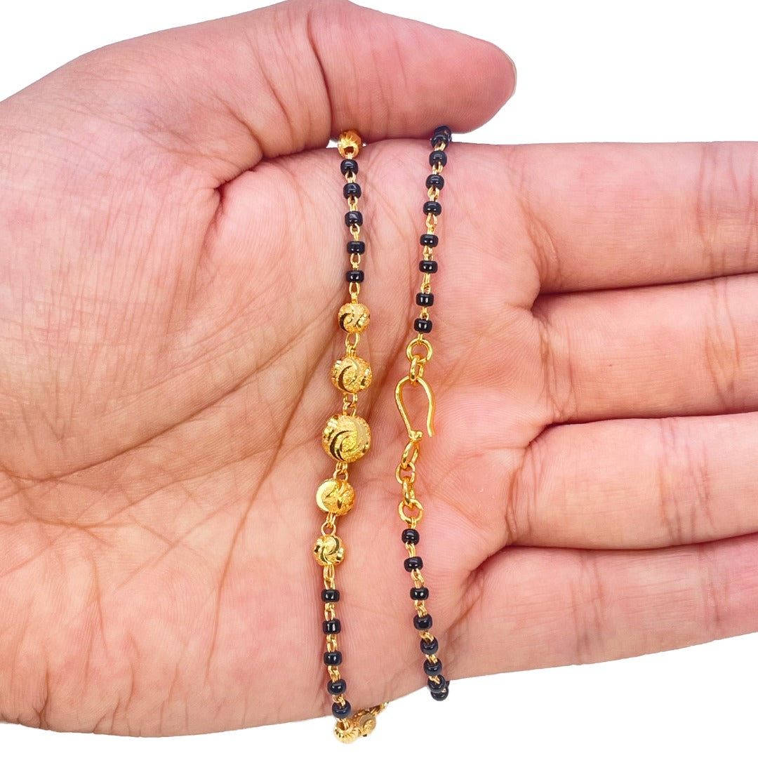 22 Karat Gelbgold Diamantgeschliffene Perlen-Mangalsutra-Halskette 18,5