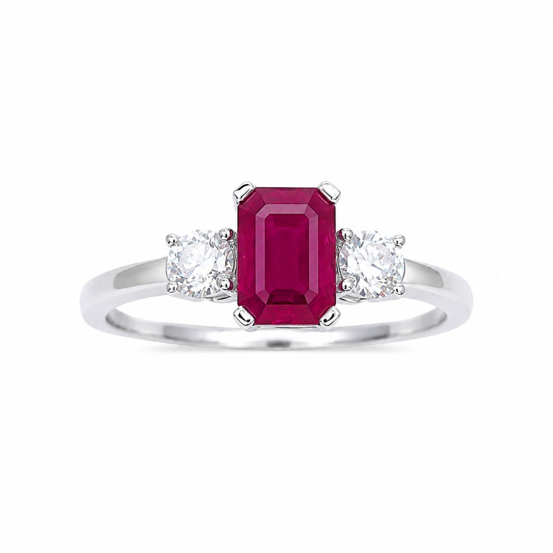 18 Karat Weißgold Ring mit natürlichem Smaragdschliff Rubin & runden Diamanten, Trilogie, 1,45 Karat