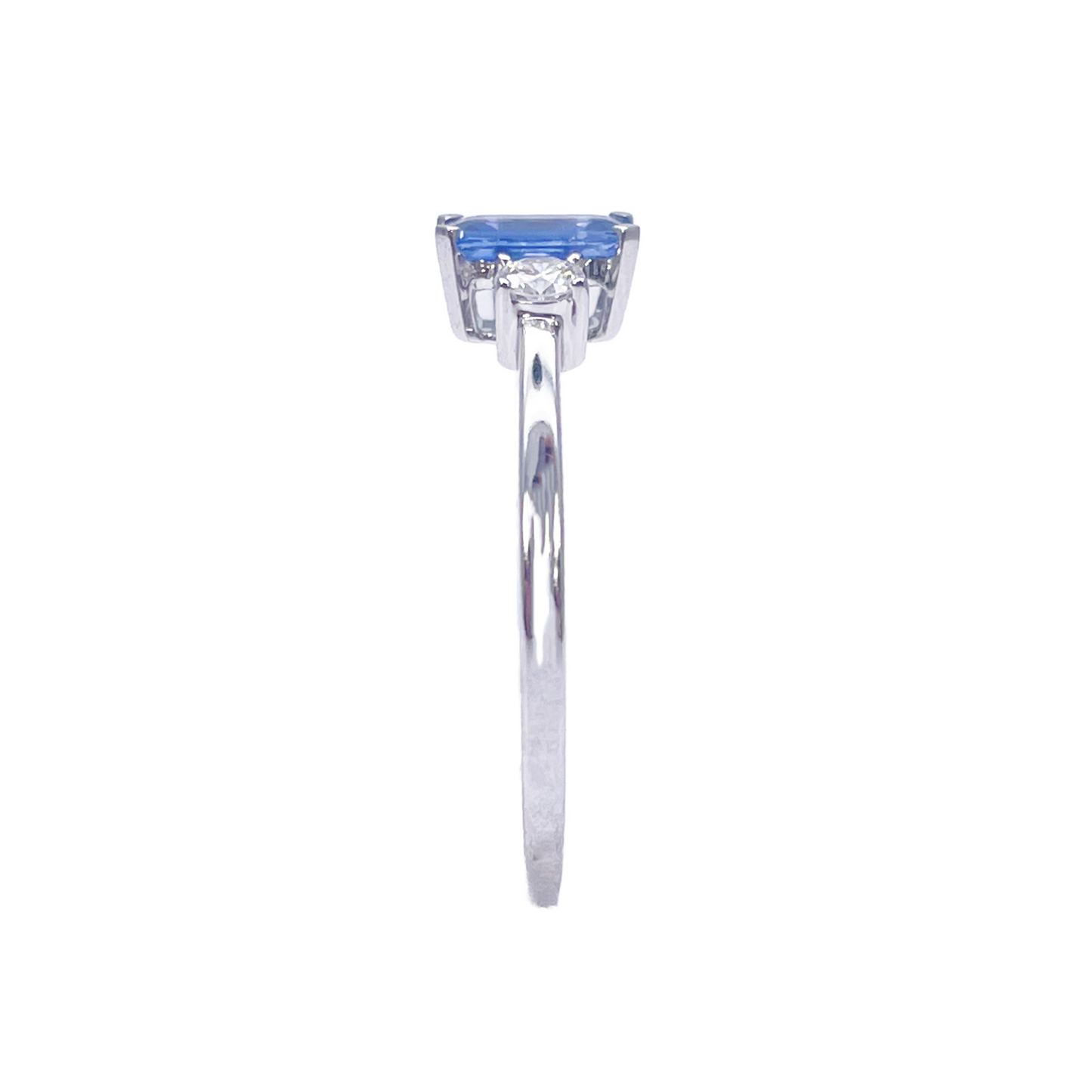 18 Karat Gold Saphir Diamant Ring Natur Rund & Smaragdschliff Drei-Stein 0,80 Karat