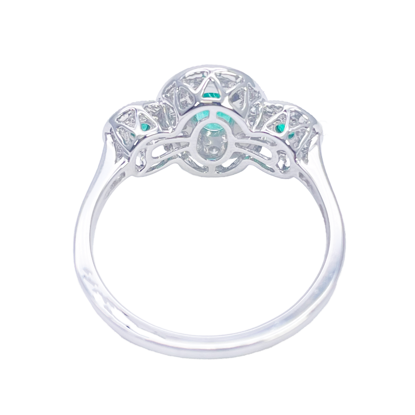 18 Karat Gold Ring mit natürlichen Smaragden und Diamanten, rund & oval geschliffen, 0,80 ct