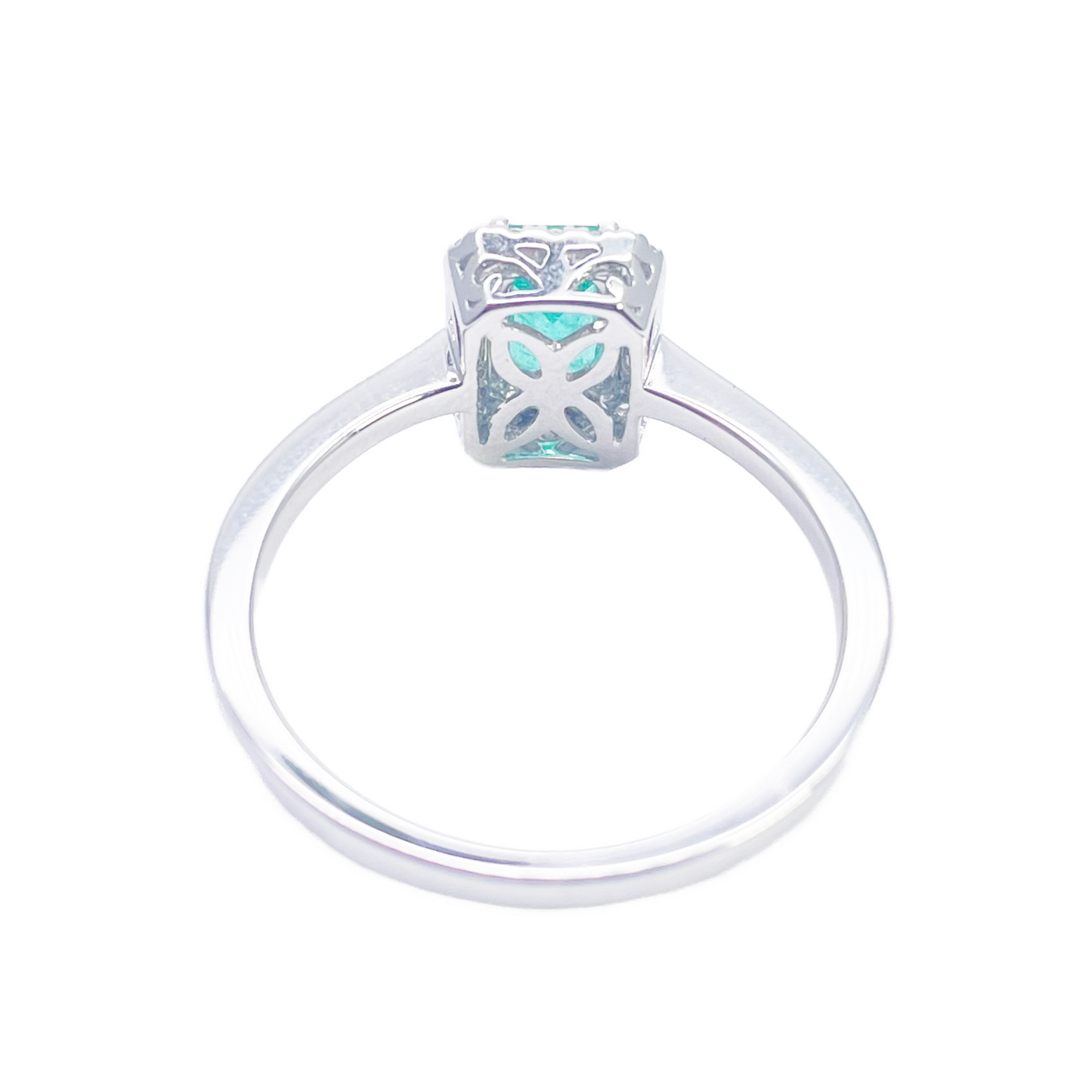 18 Karat Gold Ring mit natürlichem Smaragd, Diamant-Halo, runder und Smaragdschliff 0,70 Karat