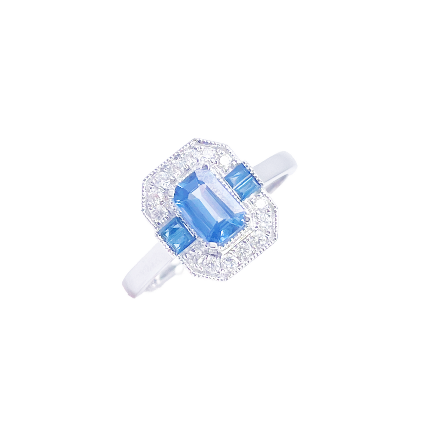 18 Karat Gold Saphir-Diamant-Halo-Ring, rund & Smaragd-Schliff, 1.00 Karat
