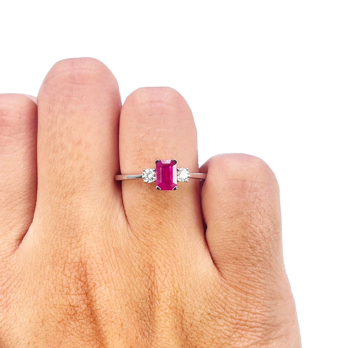 18 Karat Gold Rubin Diamant Ring Natürlicher runder & Smaragdschliff Dreistein 0,75ct