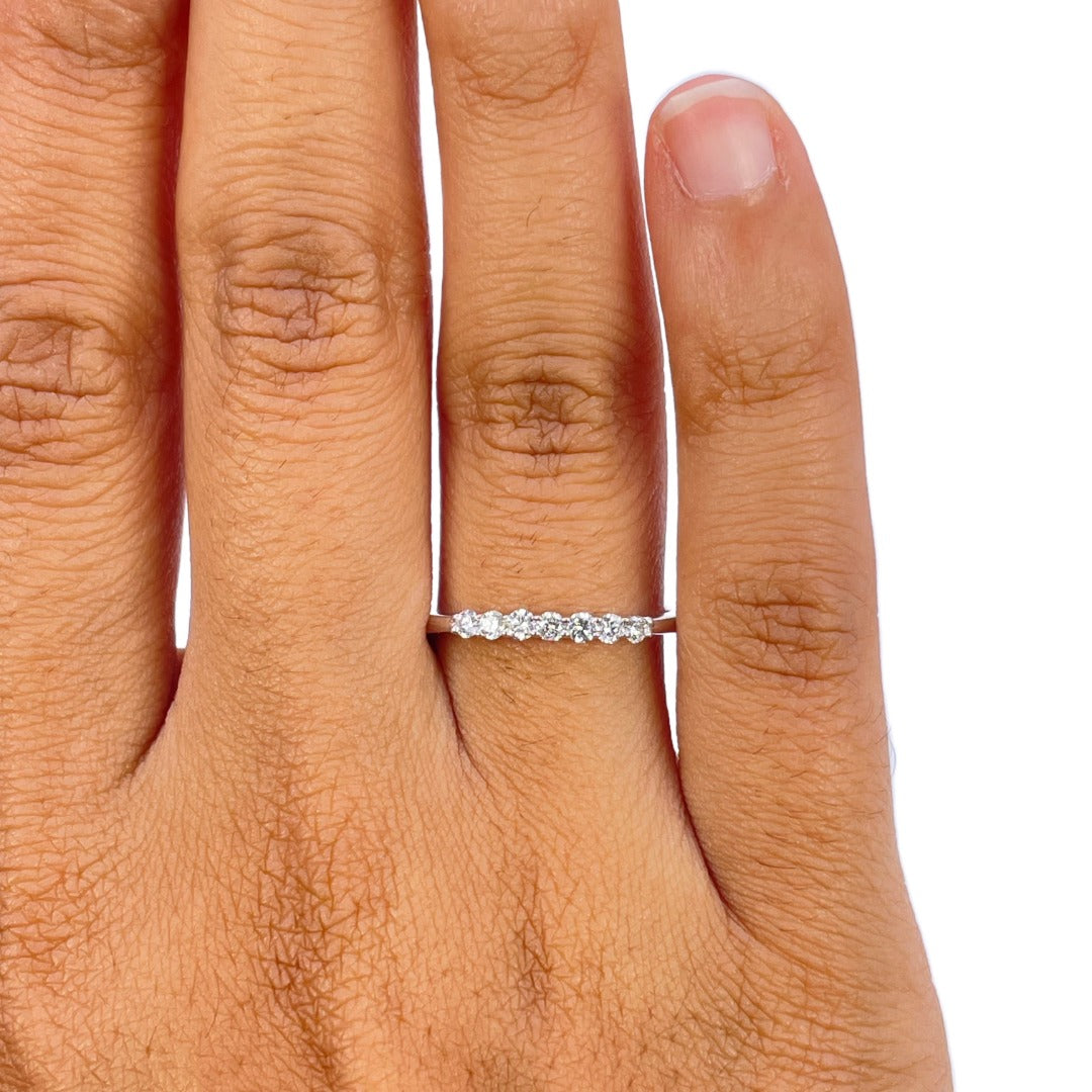 18ct White Gold Natural Diamond Seven Stone Ring Claw Set 0.25ct