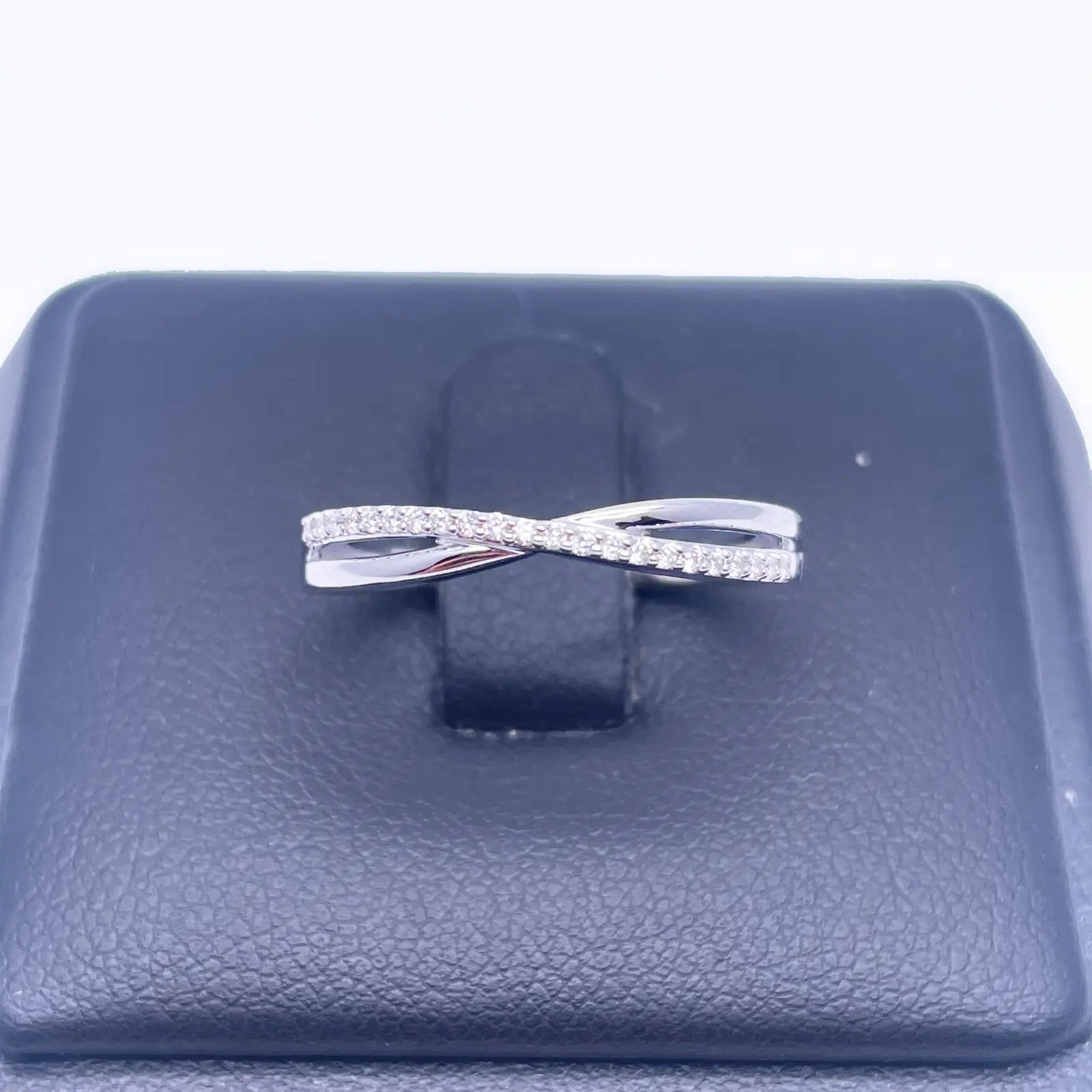 18ct White Gold Diamond Polished Double Crossover Half Eternity Ring 0.09ct  Diamond Ring