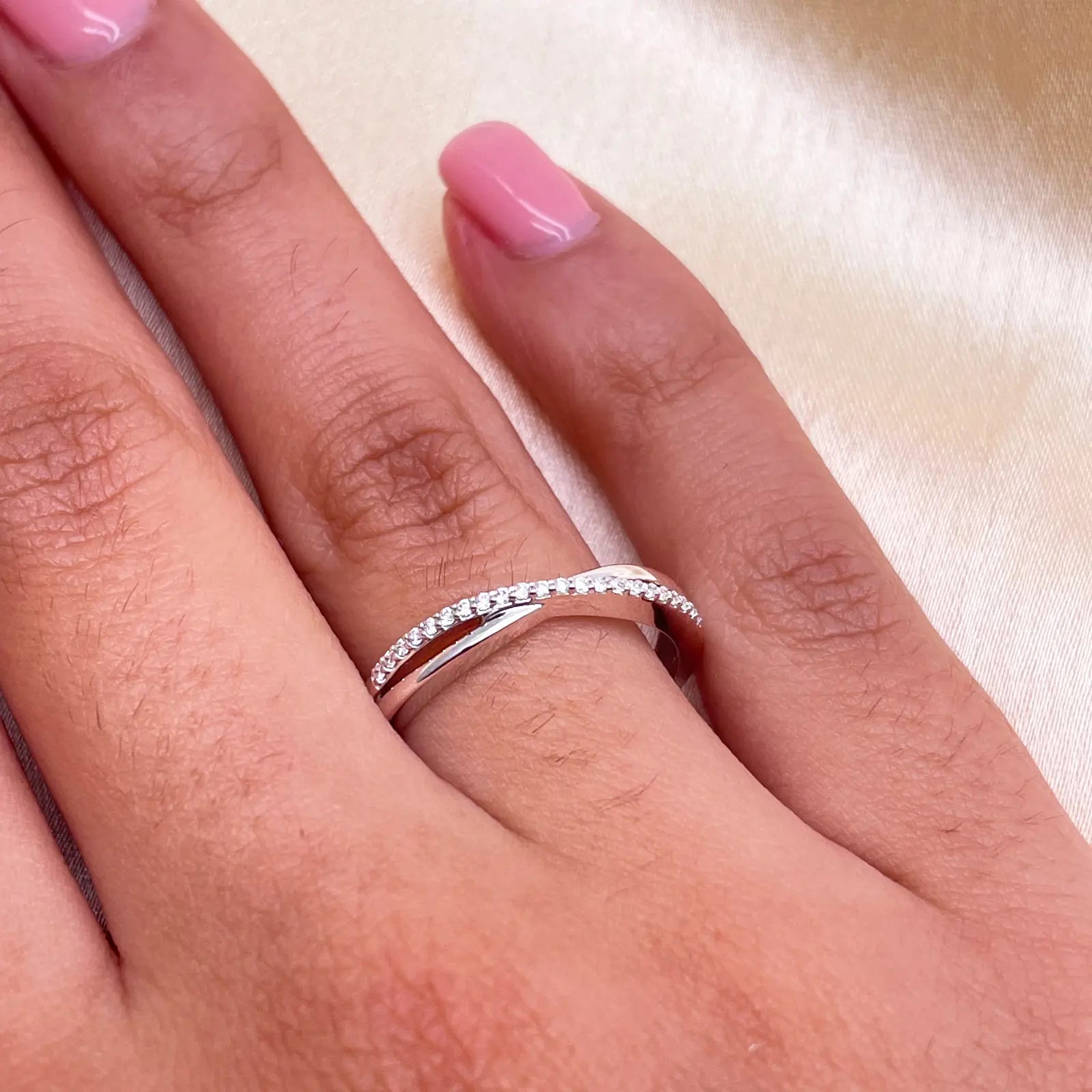 18ct White Gold Diamond Polished Double Crossover Half Eternity Ring 0.09ct  Diamond Ring