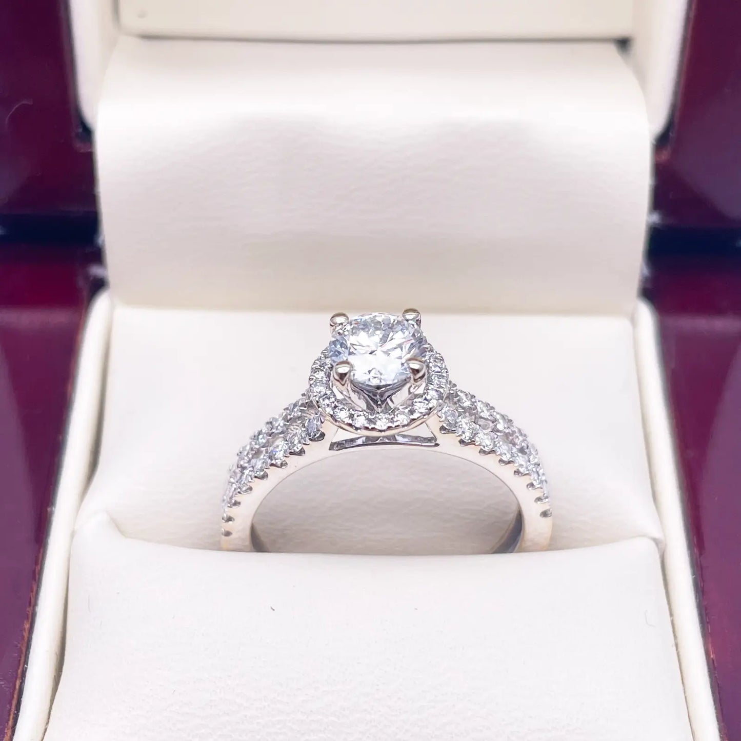 18ct White Gold Natural Round Diamond Halo Split Band Engagement Ring 1ct GIA  Diamond Ring