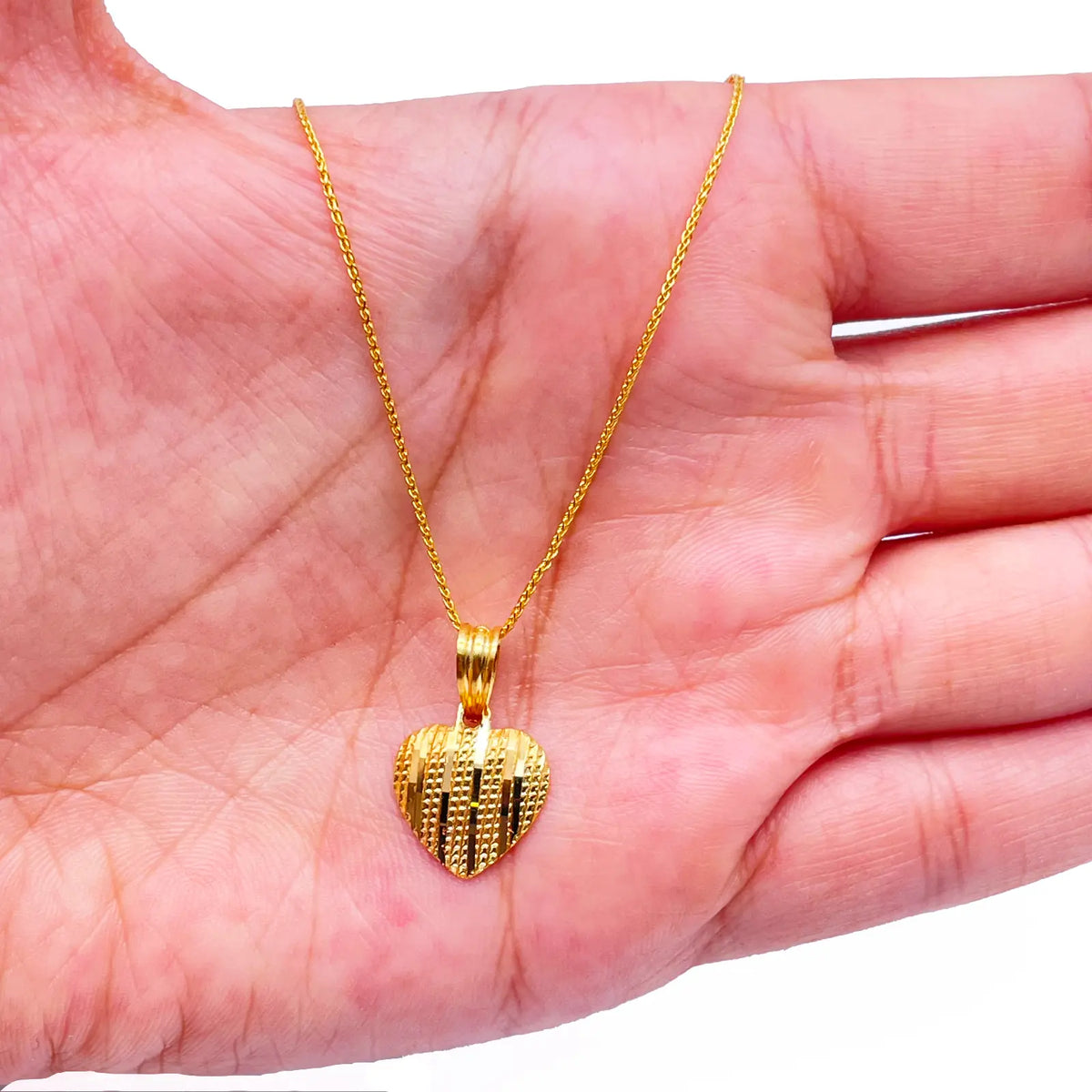 22ct Yellow Gold Diamond Cut Shiny Heart Pendant & Necklace 16''inches 