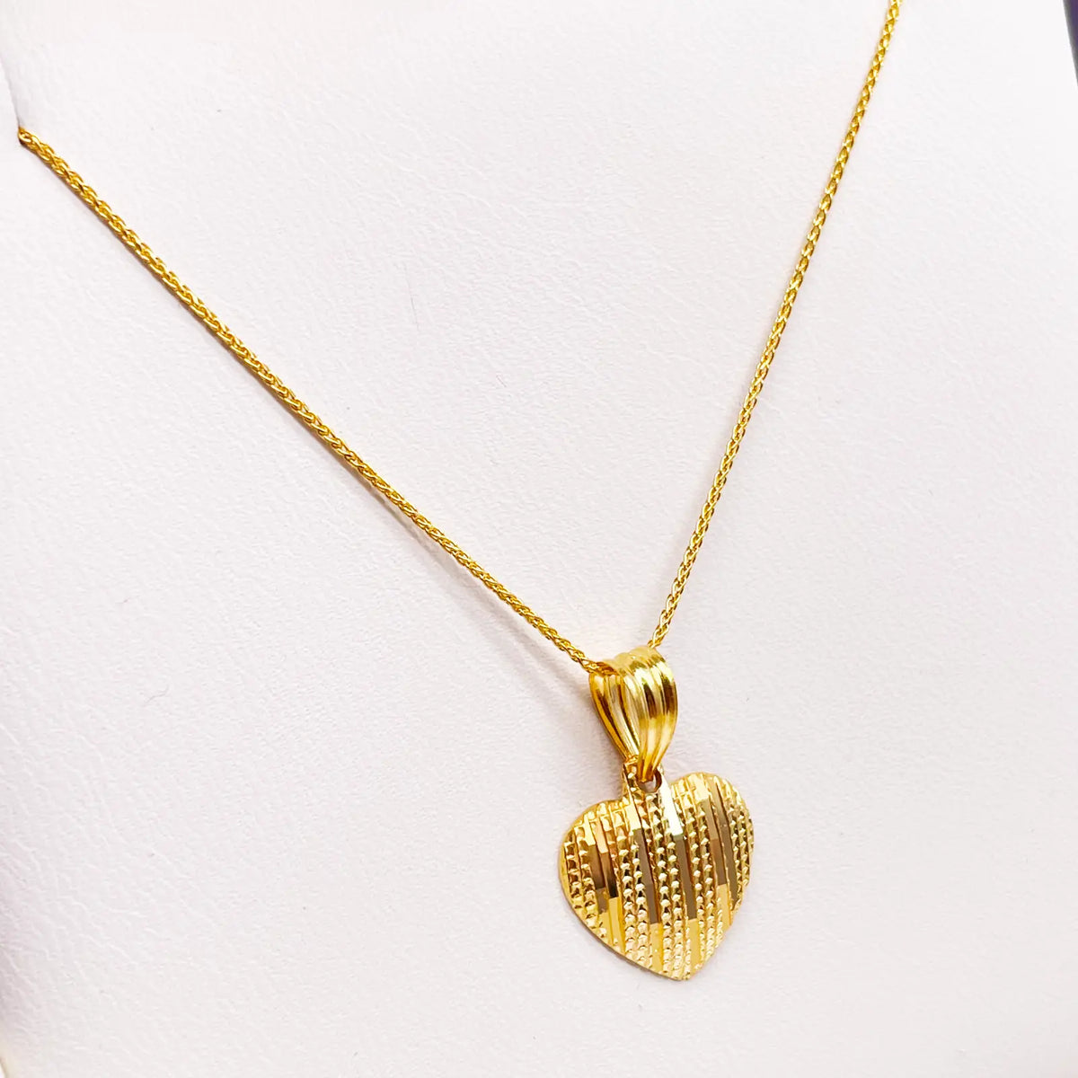 22ct Yellow Gold Diamond Cut Shiny Heart Pendant & Necklace 16''inches 