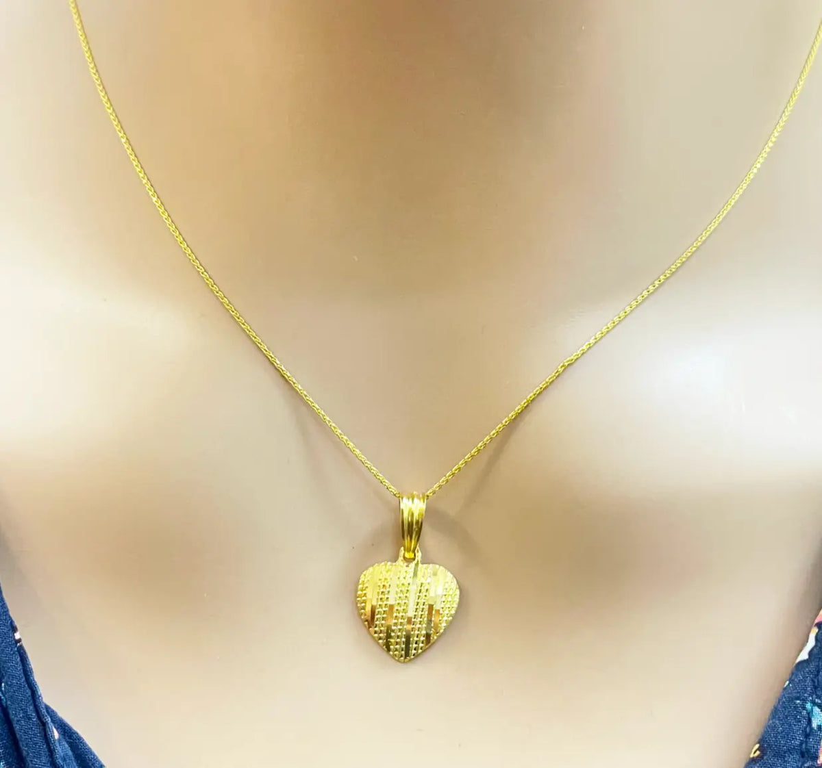 22ct Yellow Gold Diamond Cut Shiny Heart Pendant & Necklace 16''inches 