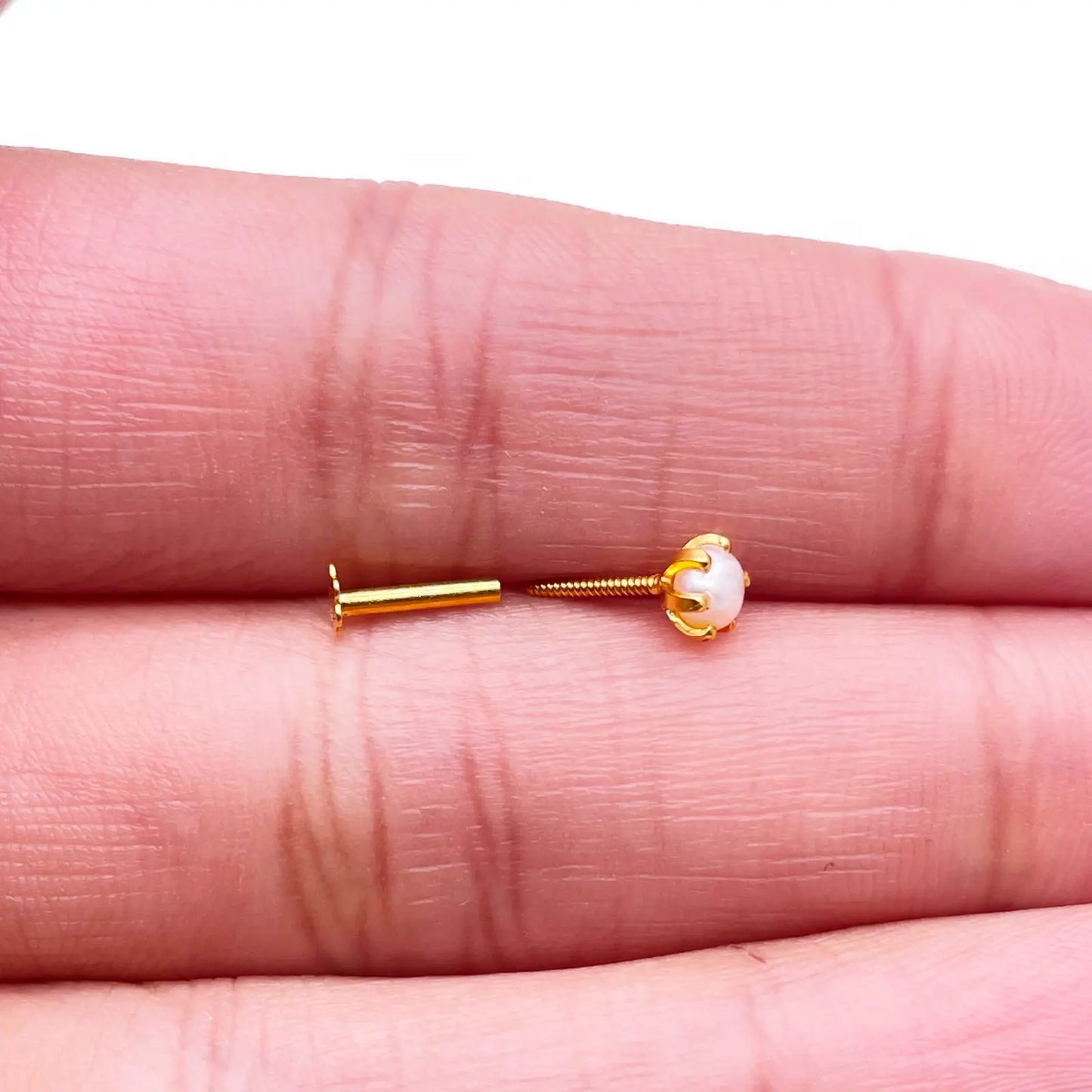 22ct Yellow Gold Freshwater Pearl Claw Single Nose Stud 4.1mm 